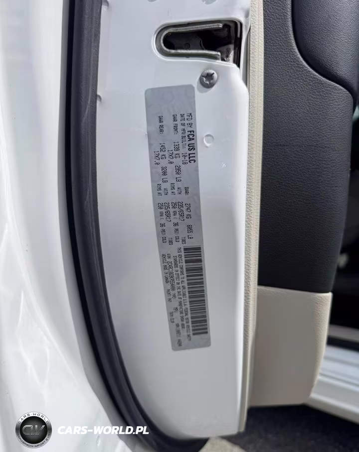 2019 Chrysler Pacifica Touring L VIN:2C4RC1BG9KR554080 - 10