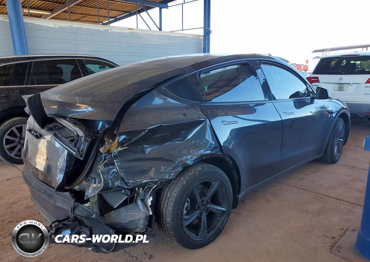 2026 Tesla Model Y VIN:7SAYGDEEXTF578836 - 3