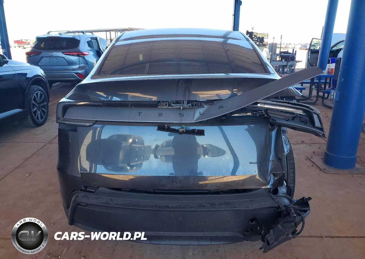 2026 Tesla Model Y VIN:7SAYGDEEXTF578836 - 6