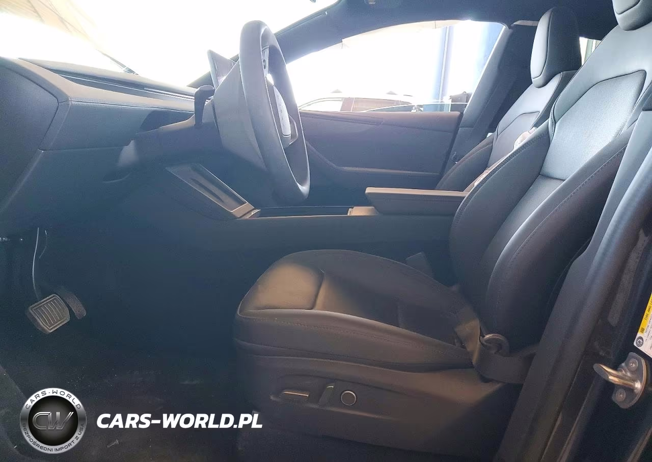 2026 Tesla Model Y VIN:7SAYGDEEXTF578836 - 7