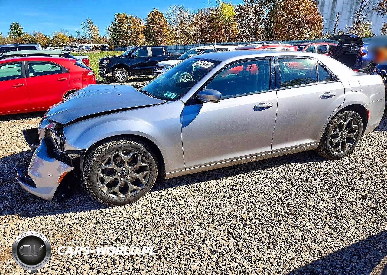 2018 Chrysler 300 S VIN:2C3CCAGG0JH296555 - 1