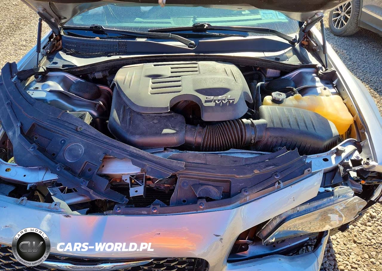 2018 Chrysler 300 S VIN:2C3CCAGG0JH296555 - 11