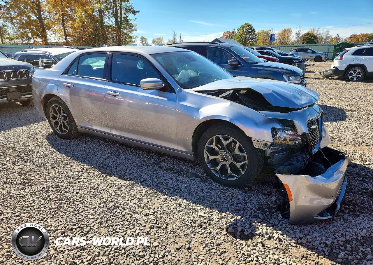 2018 Chrysler 300 S VIN:2C3CCAGG0JH296555 - 4