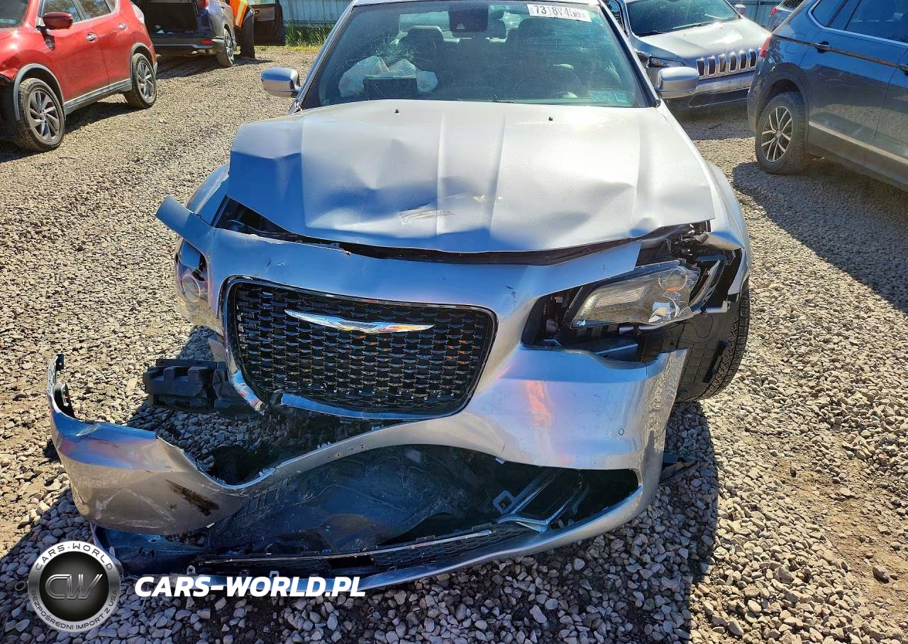 2018 Chrysler 300 S VIN:2C3CCAGG0JH296555 - 5