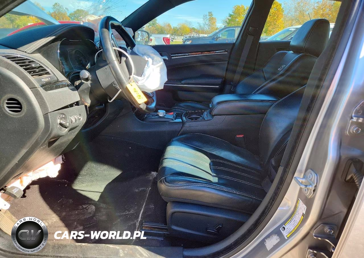 2018 Chrysler 300 S VIN:2C3CCAGG0JH296555 - 7