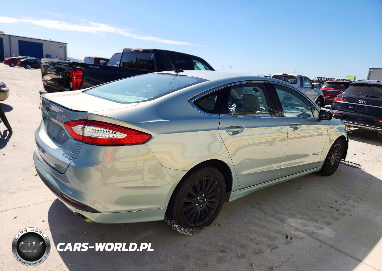 2013 Ford Fusion Se Hybrid VIN:3FA6P0LUXDR286052 - 3