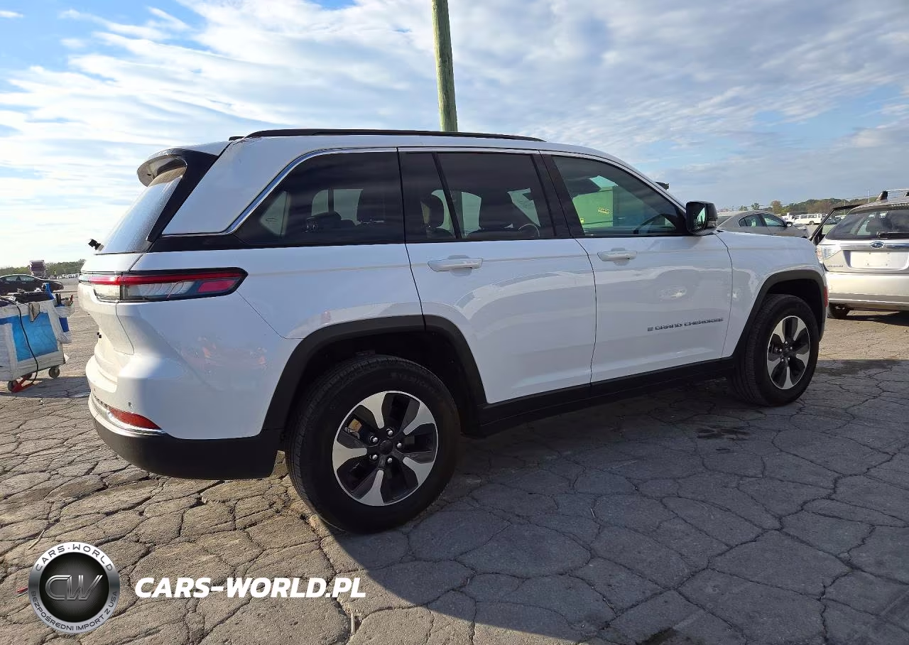 2024 Jeep Grand Cherokee Limited 4Xe VIN:1C4RJYB64RC135577 - 3