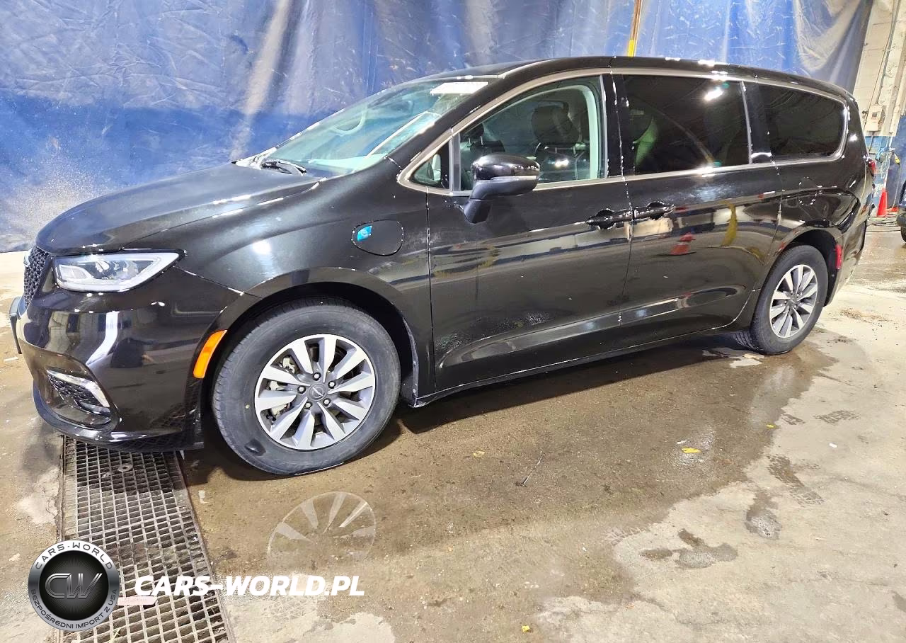 2023 Chrysler Pacifica Hybrid Touring L VIN:2C4RC1L78PR632371 - 1