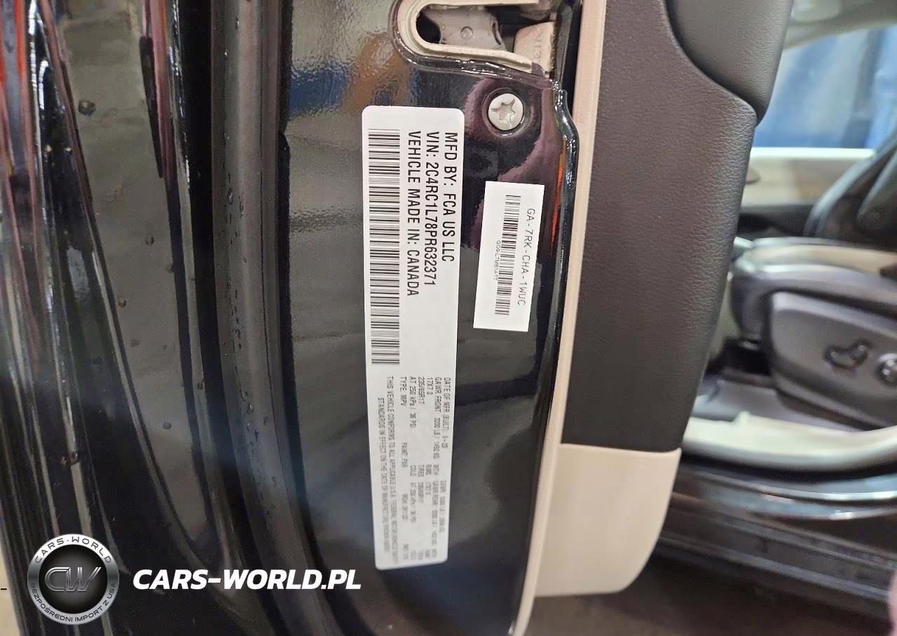 2023 Chrysler Pacifica Hybrid Touring L VIN:2C4RC1L78PR632371 - 13