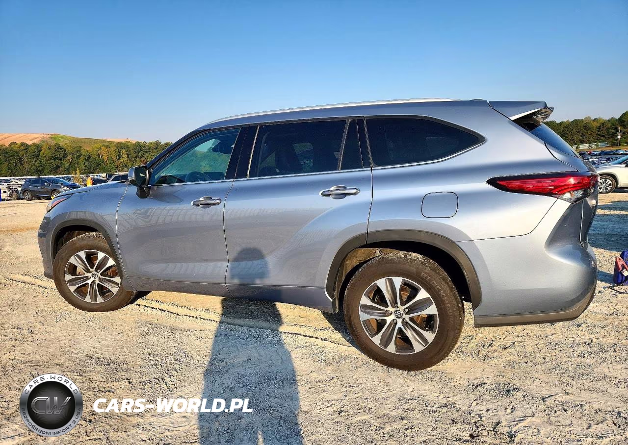 2022 Toyota Highlander Xle VIN:5TDGZRAH2NS114681 - 2