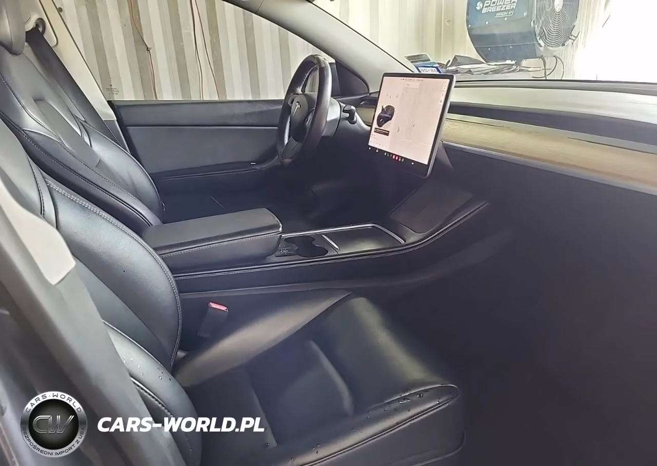 2022 Tesla Model Y VIN:7SAYGDEE1NF387017 - 5