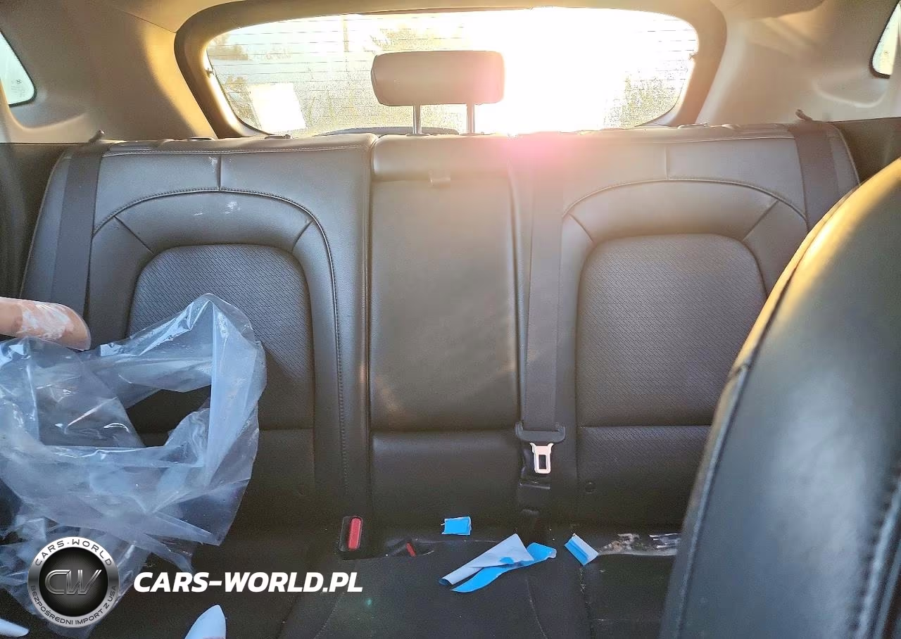 2021 Hyundai Kona Limited VIN:KM8K33AG5MU106970 - 10