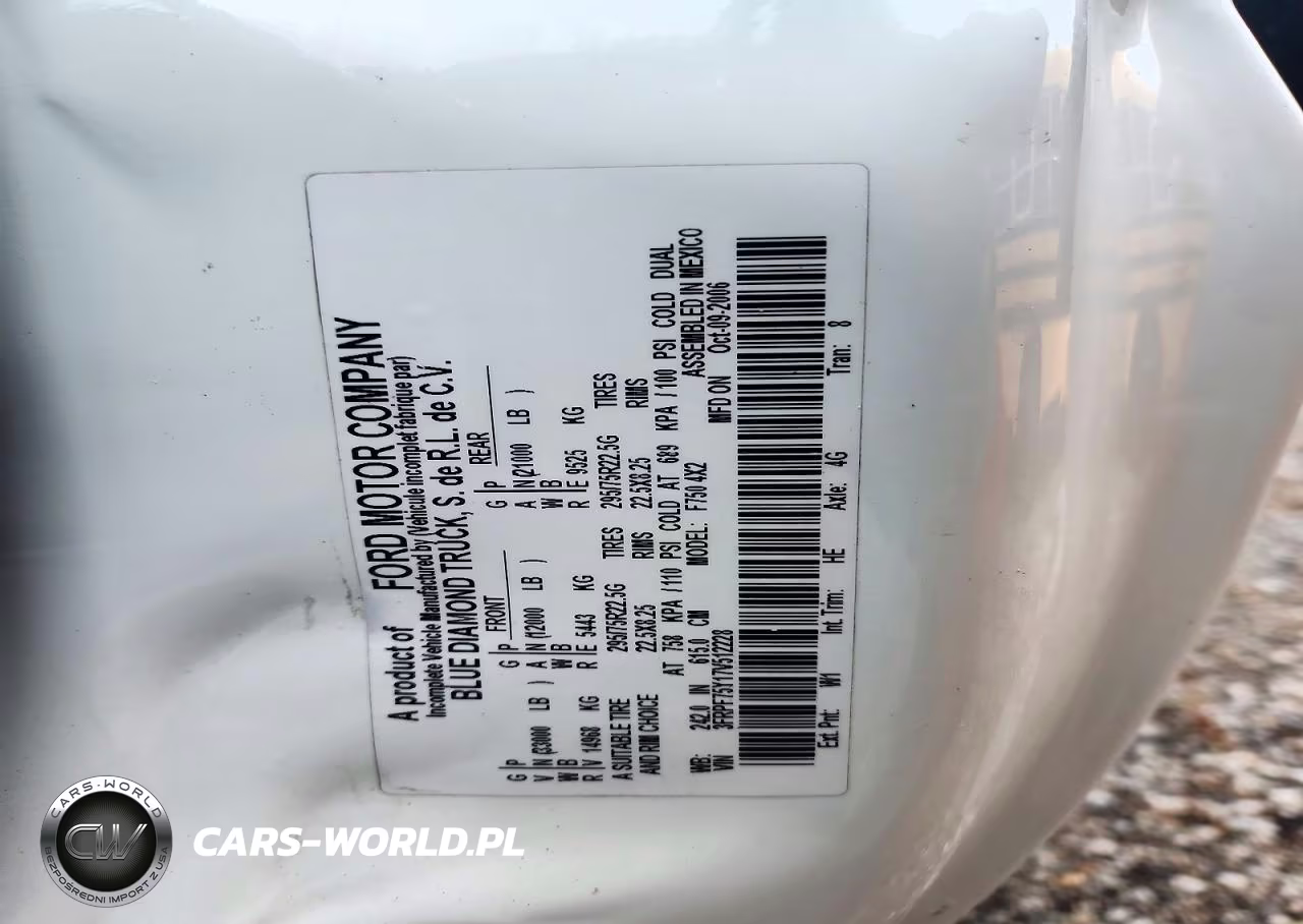 2007 Ford F750 Super Duty VIN:3FRPF75Y17V512228 - 11