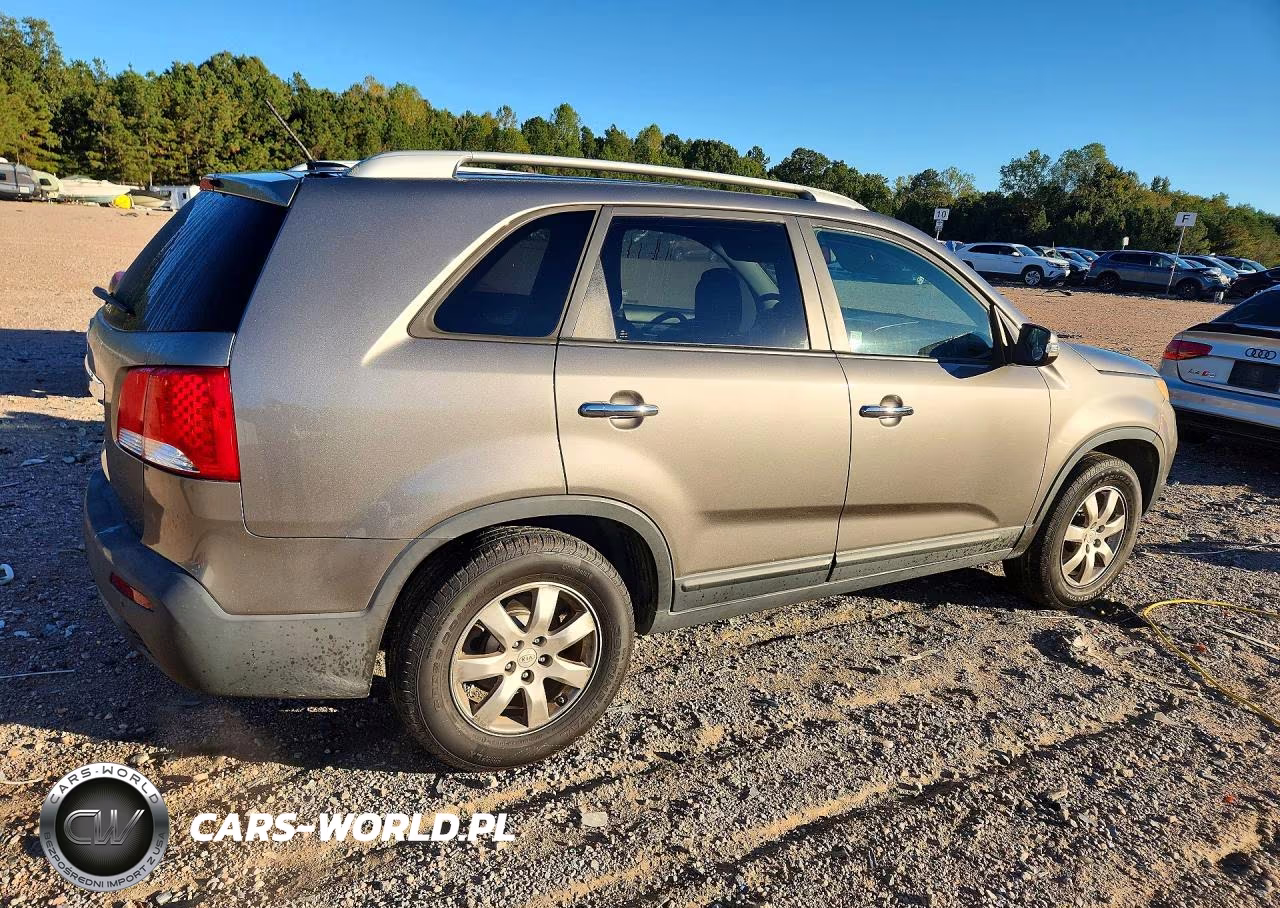 2011 Kia Sorento Base VIN:5XYKT4A12BG133578 - 3
