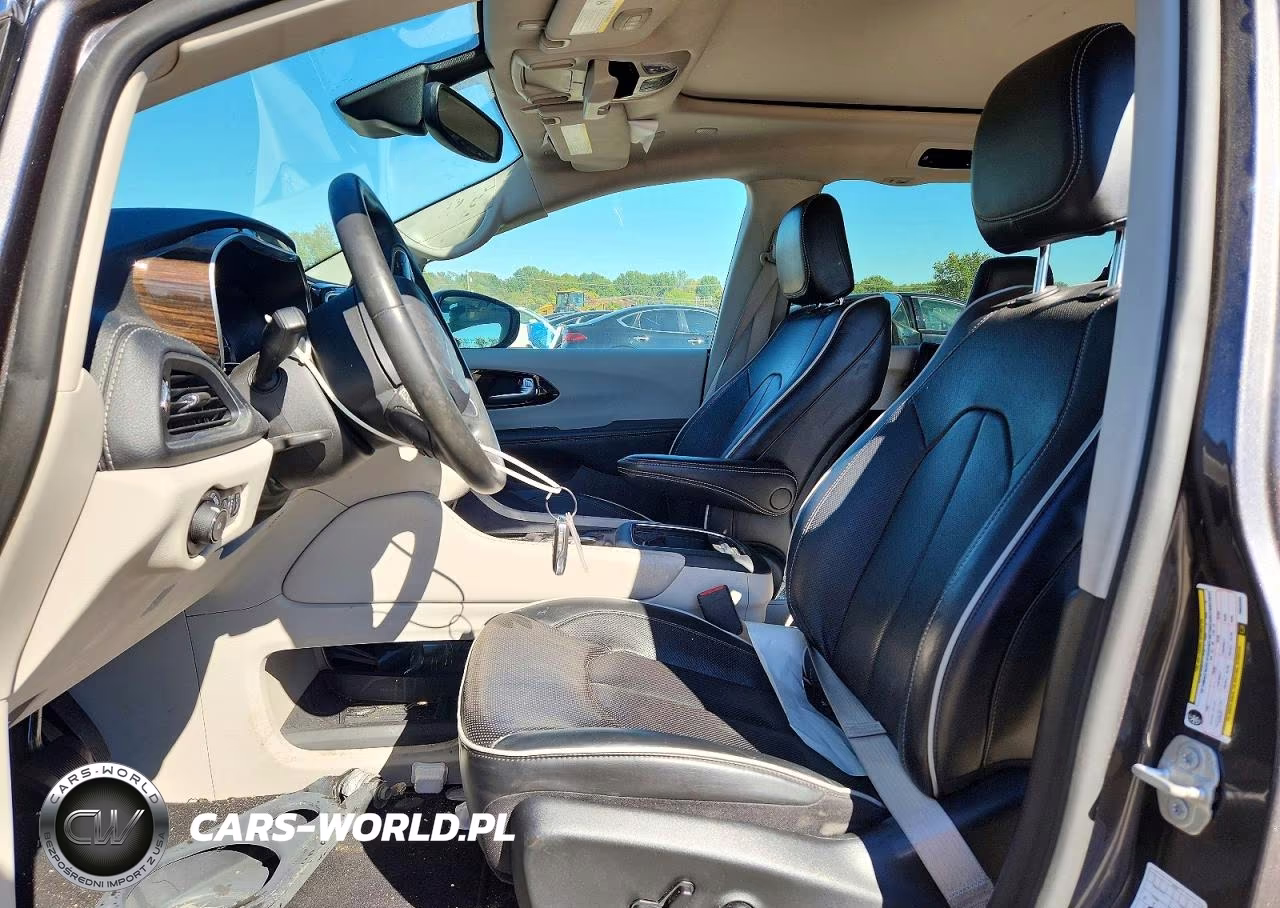 2023 Chrysler Pacifica Hybrid Limited VIN:2C4RC1S76PR554559 - 7