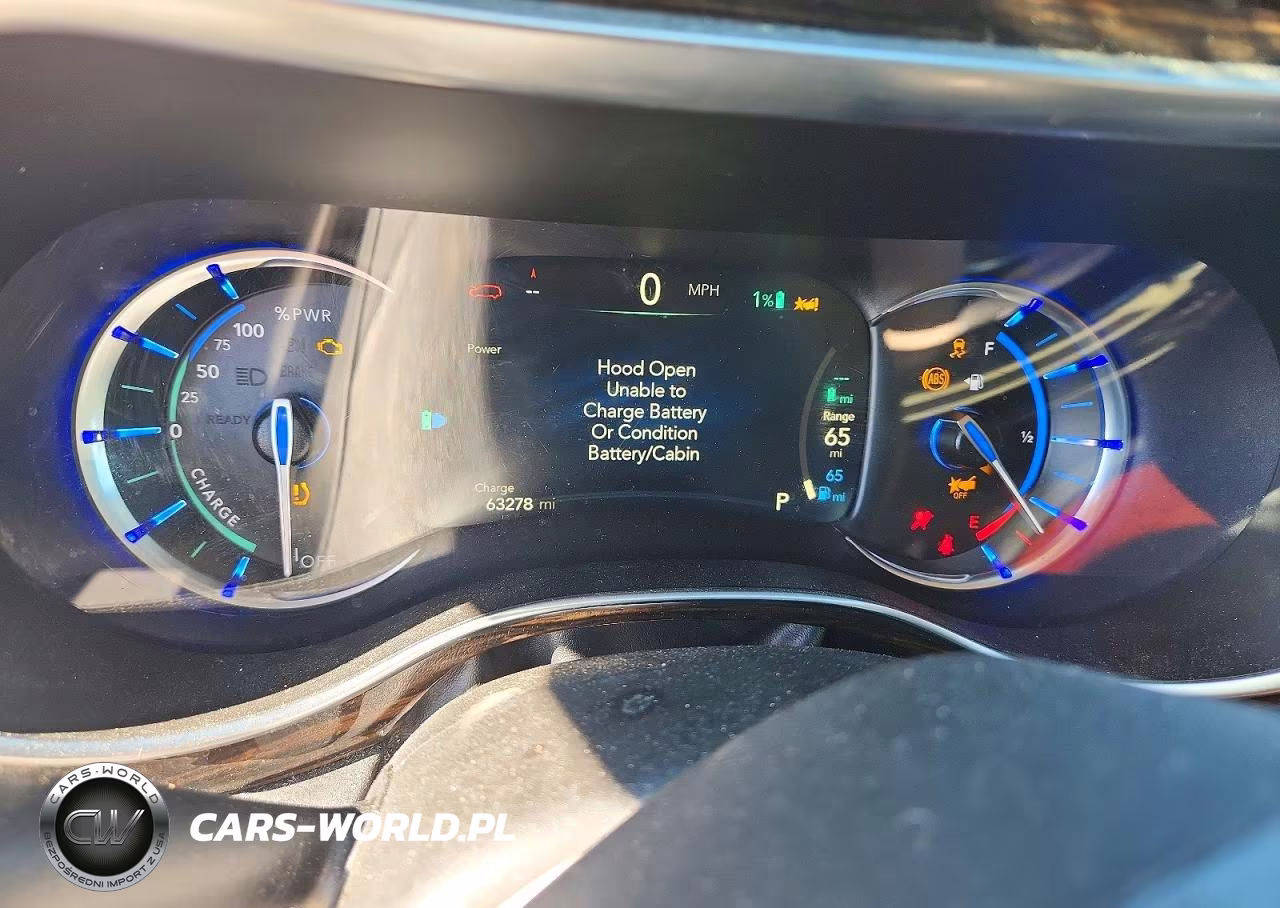 2023 Chrysler Pacifica Hybrid Limited VIN:2C4RC1S76PR554559 - 9