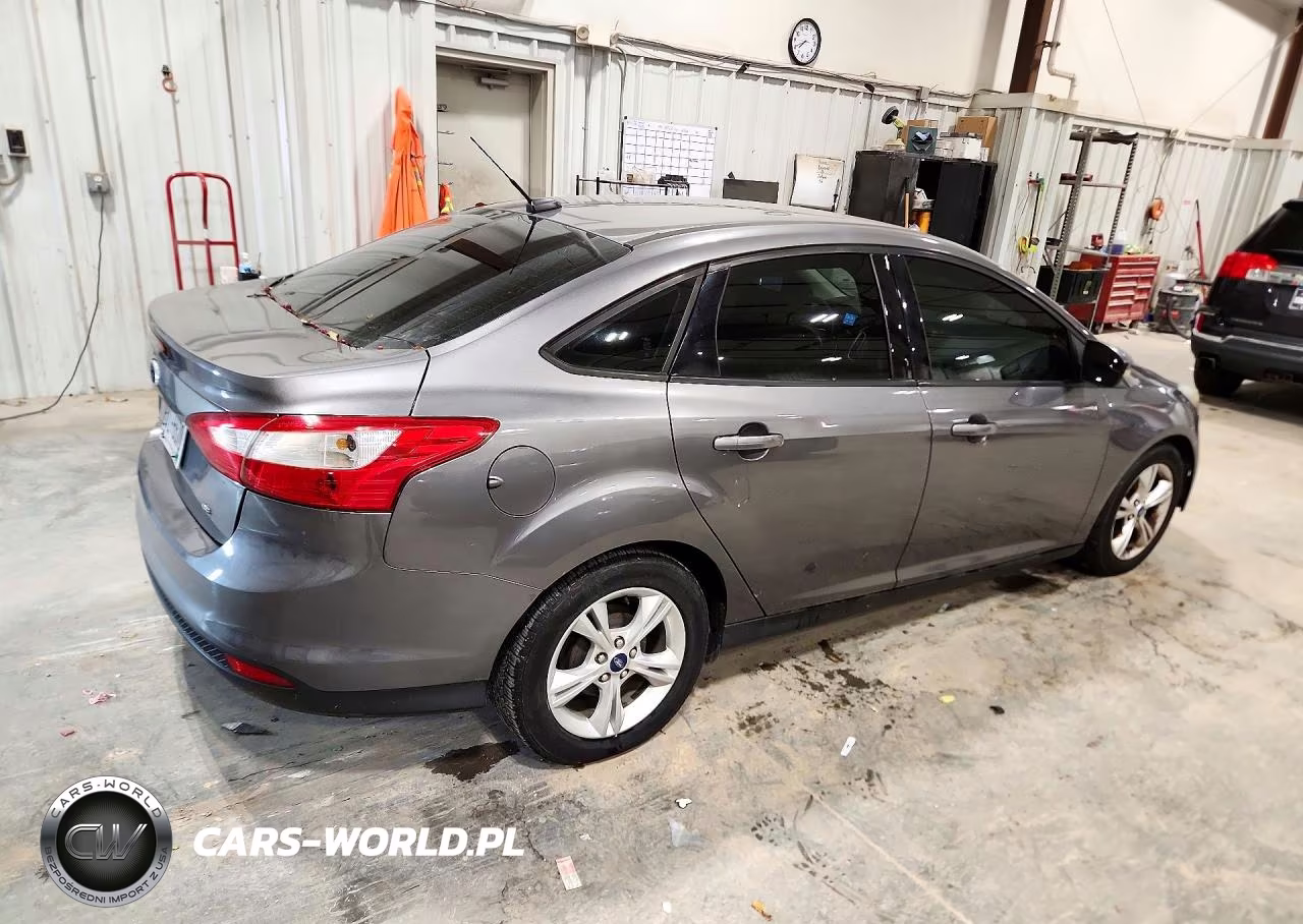 2014 Ford Focus Se VIN:1FADP3F26EL219595 - 3