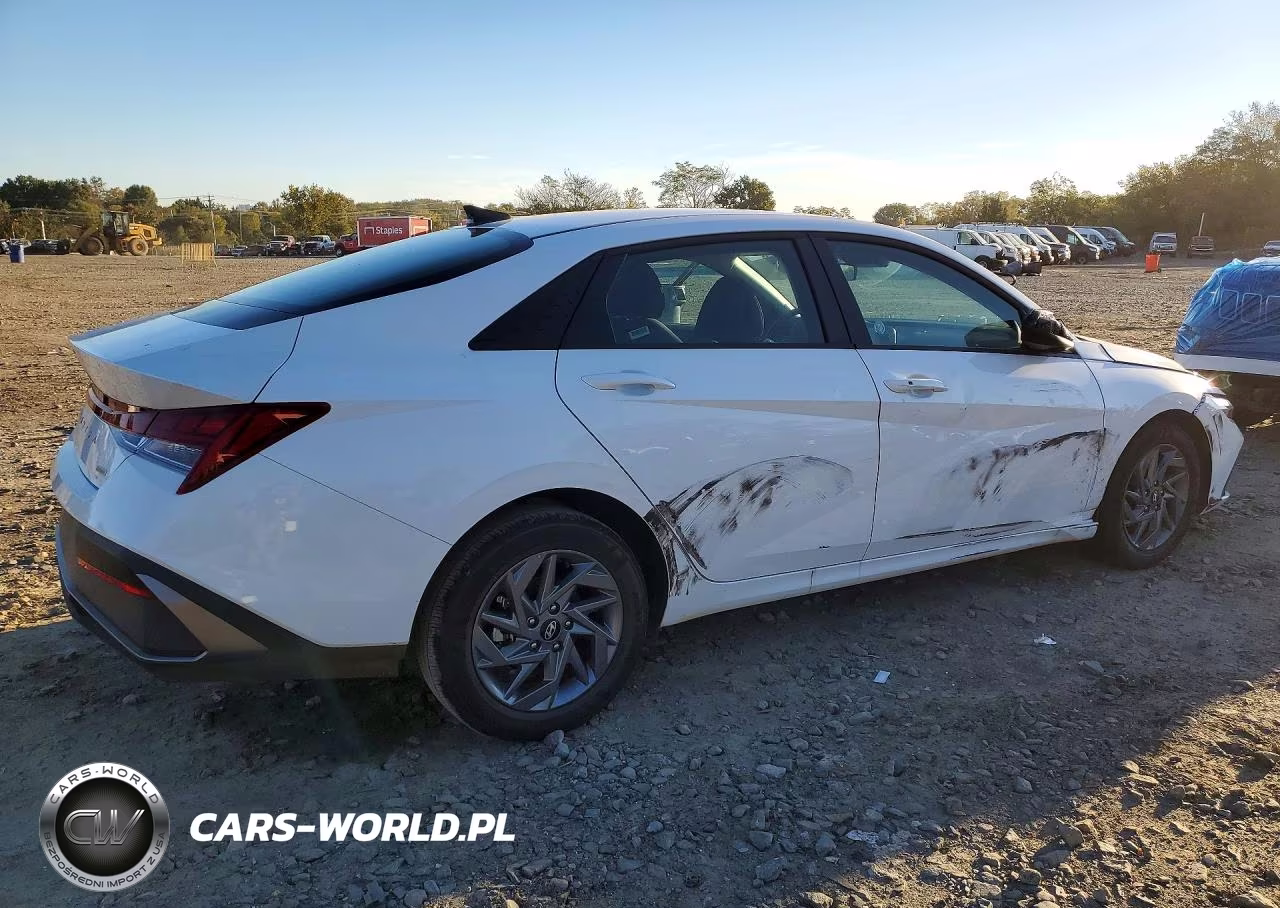 2026 Hyundai Elantra Hybrid Blue VIN:KMHLM4DJ3TU201153 - 3