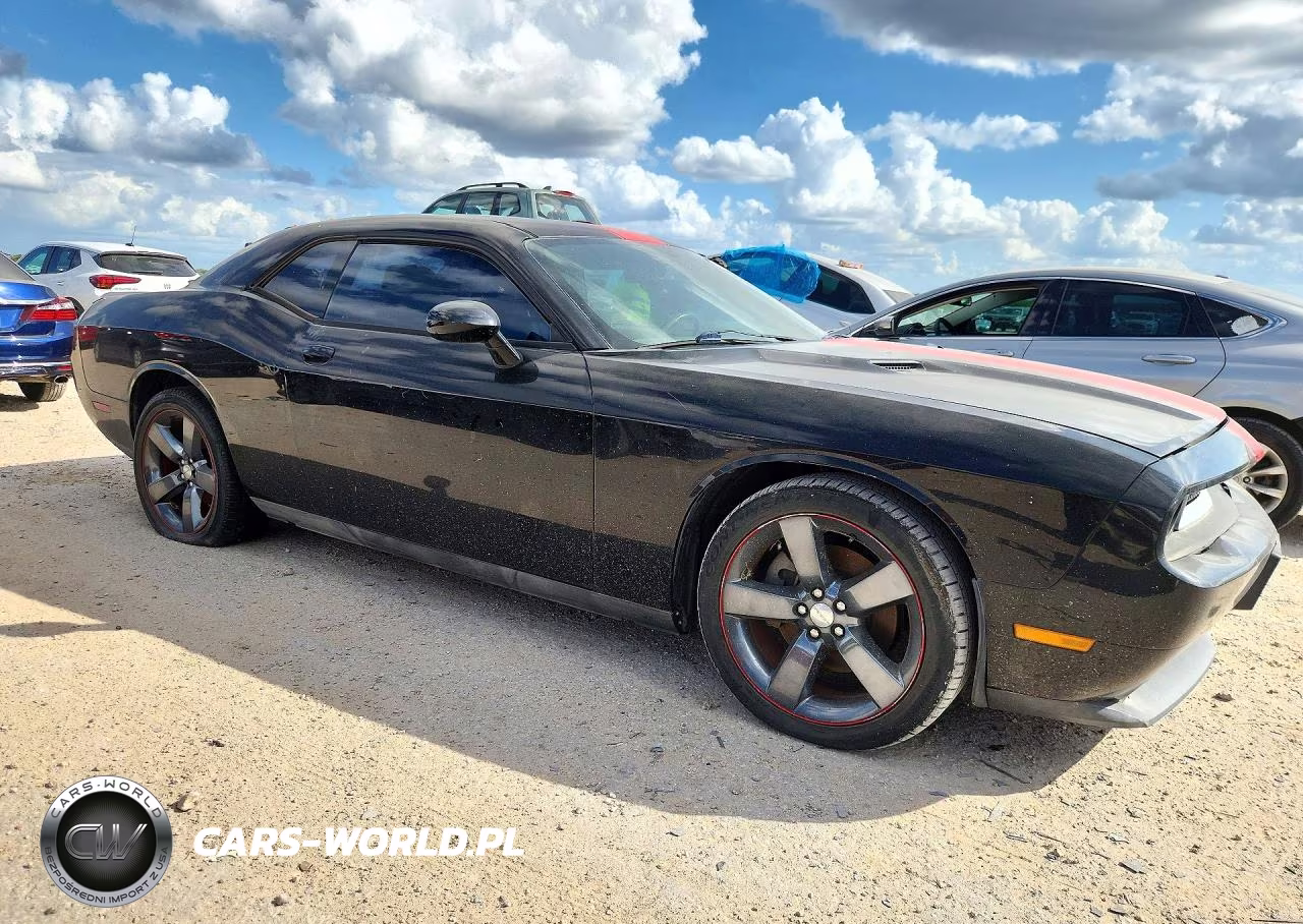 2013 Dodge Challenger Sxt VIN:2C3CDYAG8DH611377 - 4