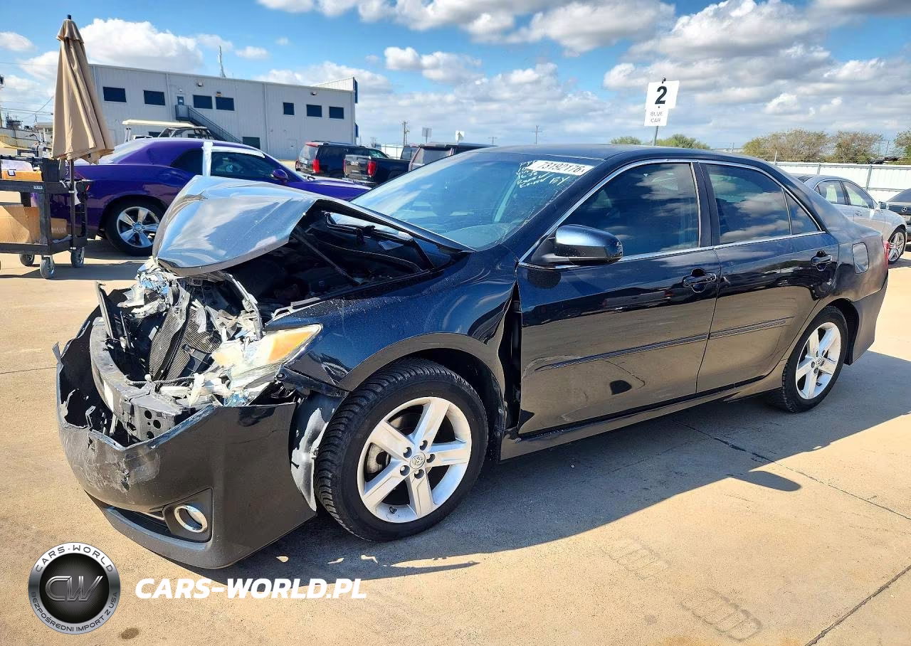 2014 Toyota Camry Se – zdjęcie 1 z 12