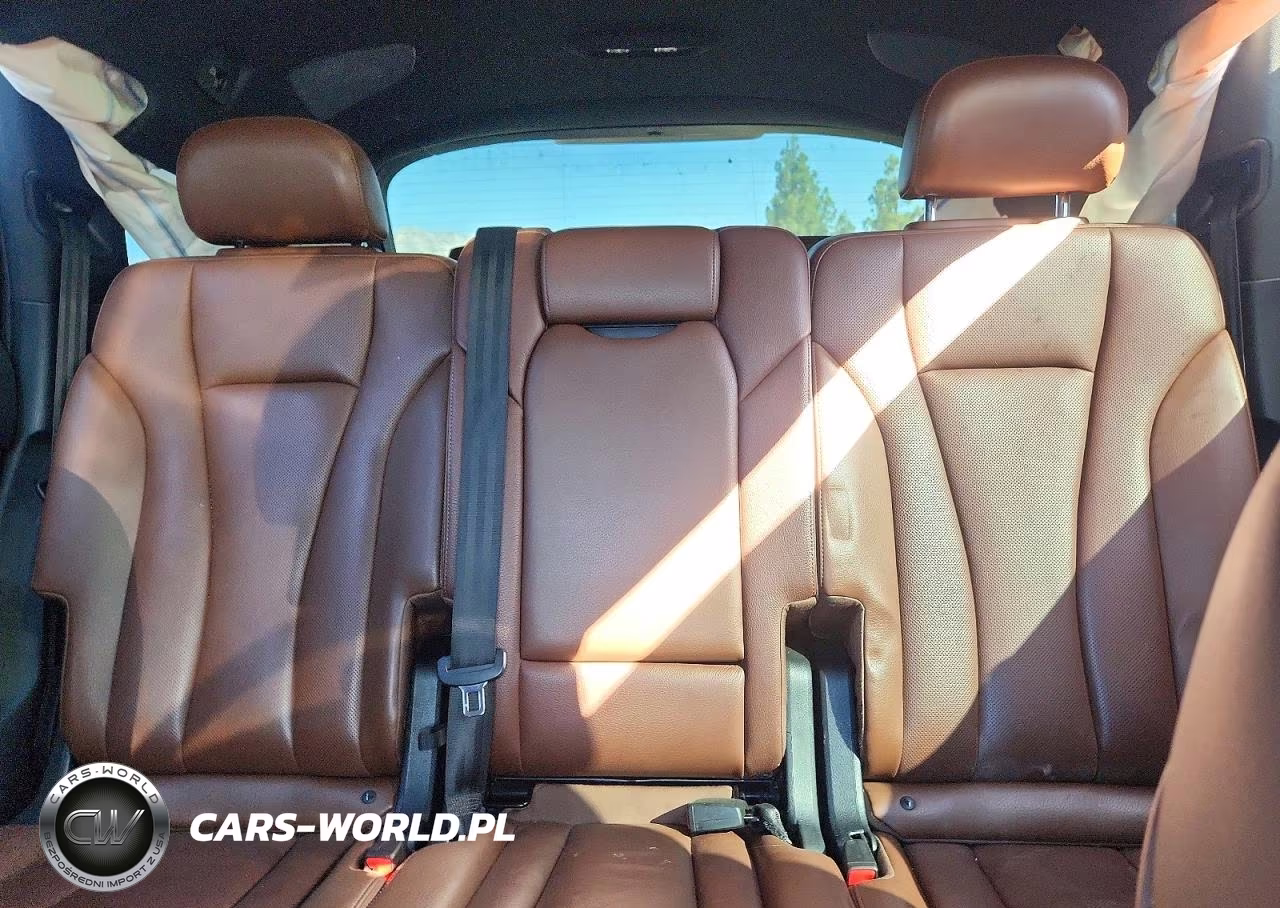 2019 Audi Q7 Premium Plus VIN:WA1LAAF70KD001725 - 10