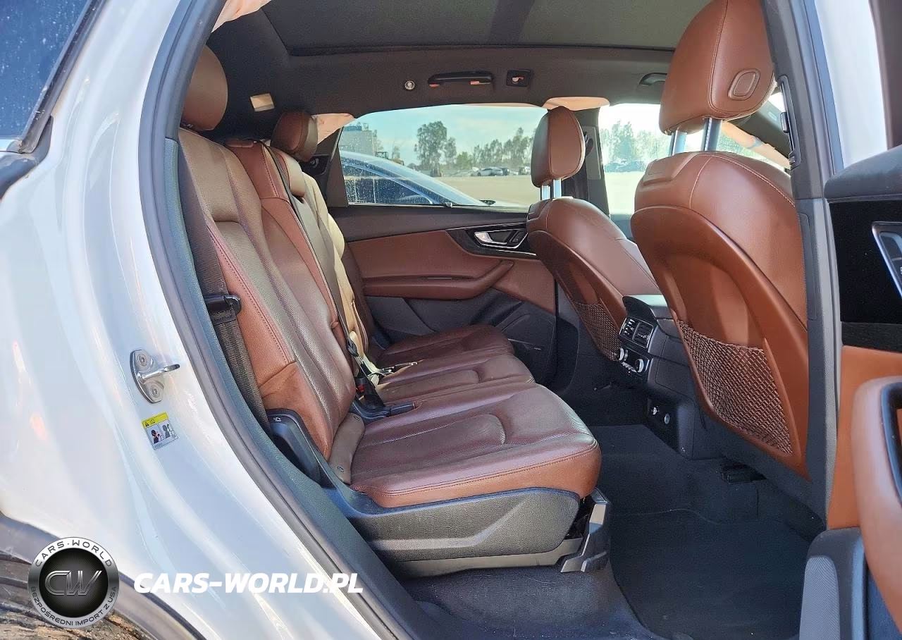 2019 Audi Q7 Premium Plus VIN:WA1LAAF70KD001725 - 11