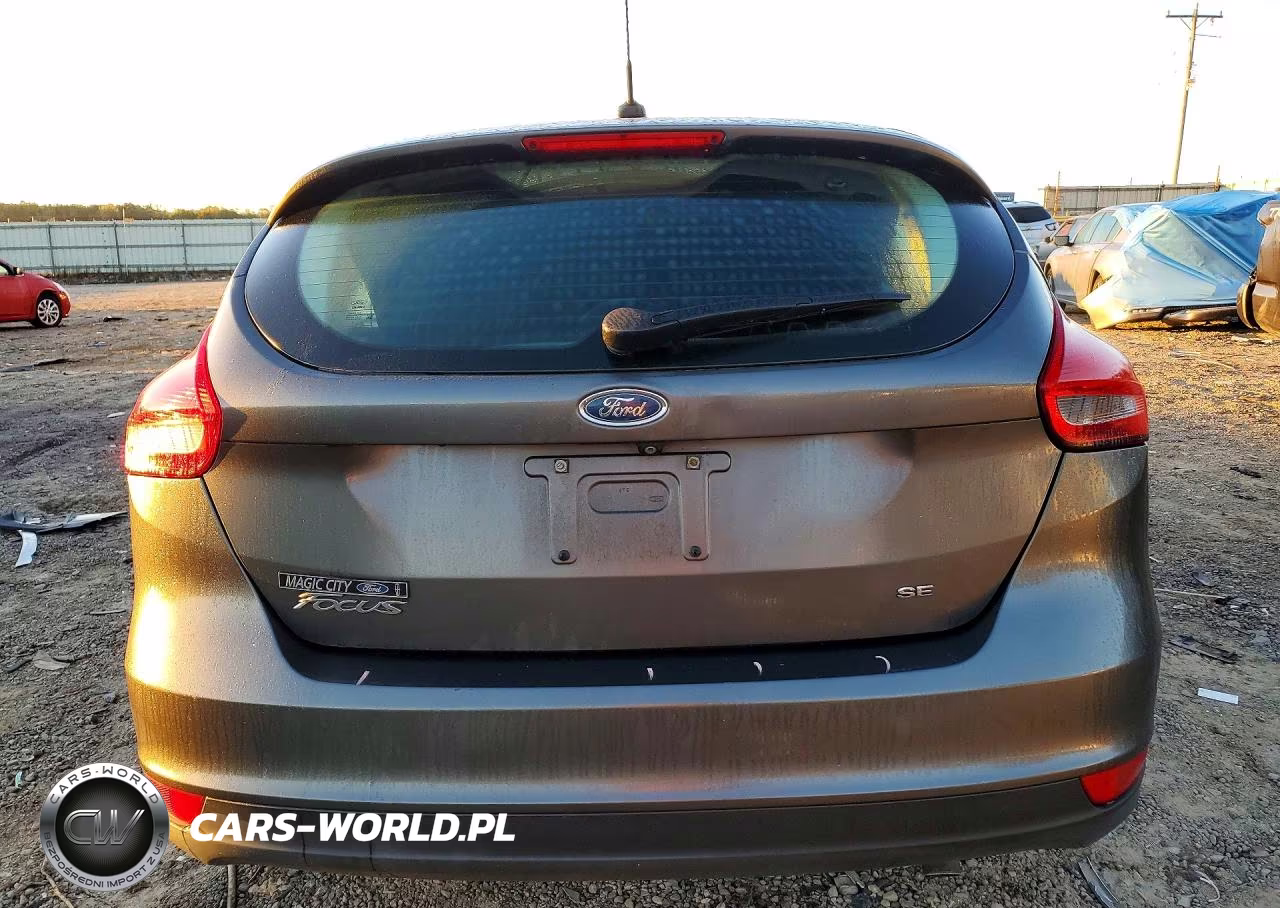 2018 Ford Focus Se VIN:1FADP3K27JL329894 - 6