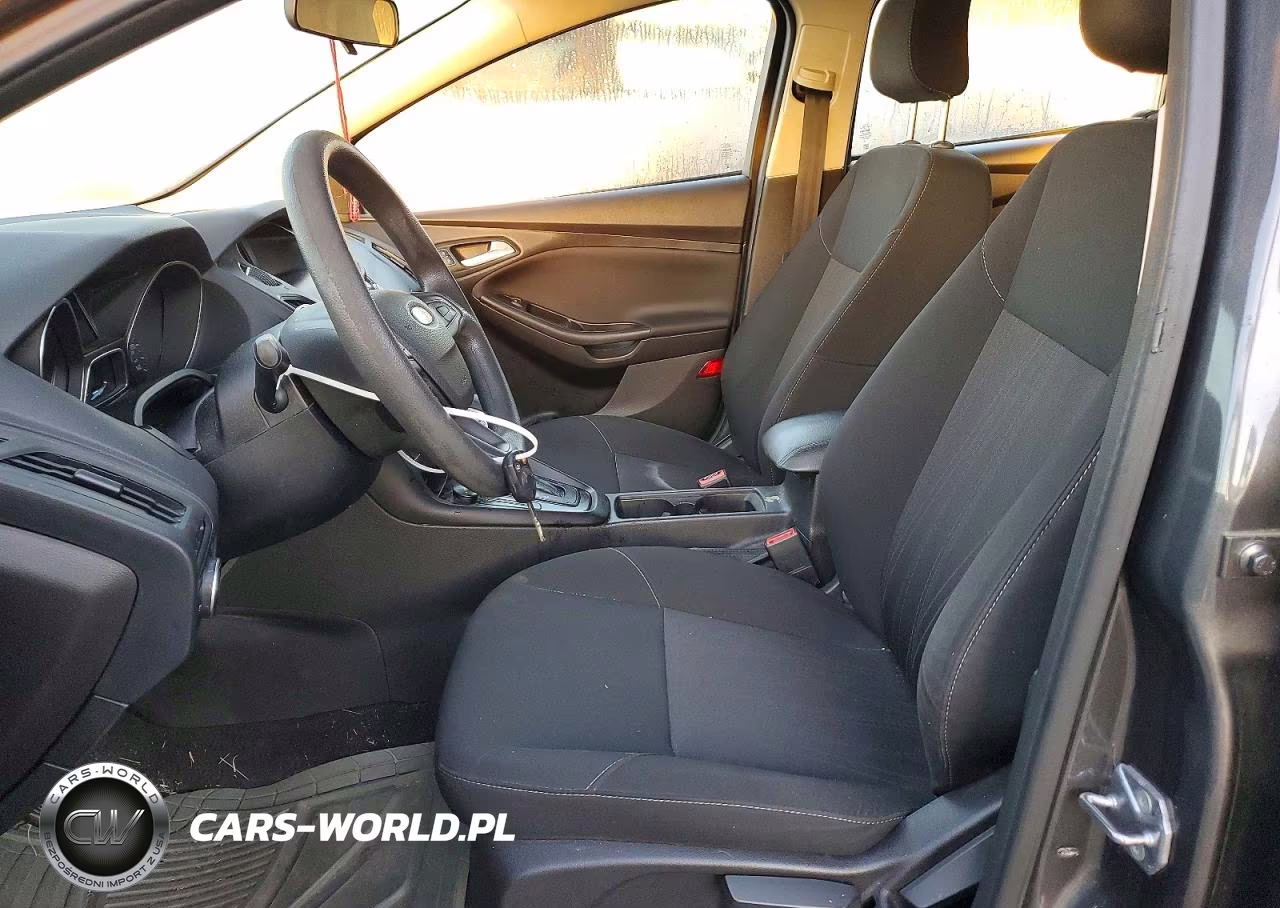 2018 Ford Focus Se VIN:1FADP3K27JL329894 - 7
