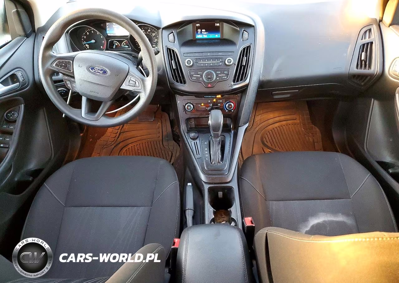 2018 Ford Focus Se VIN:1FADP3K27JL329894 - 8