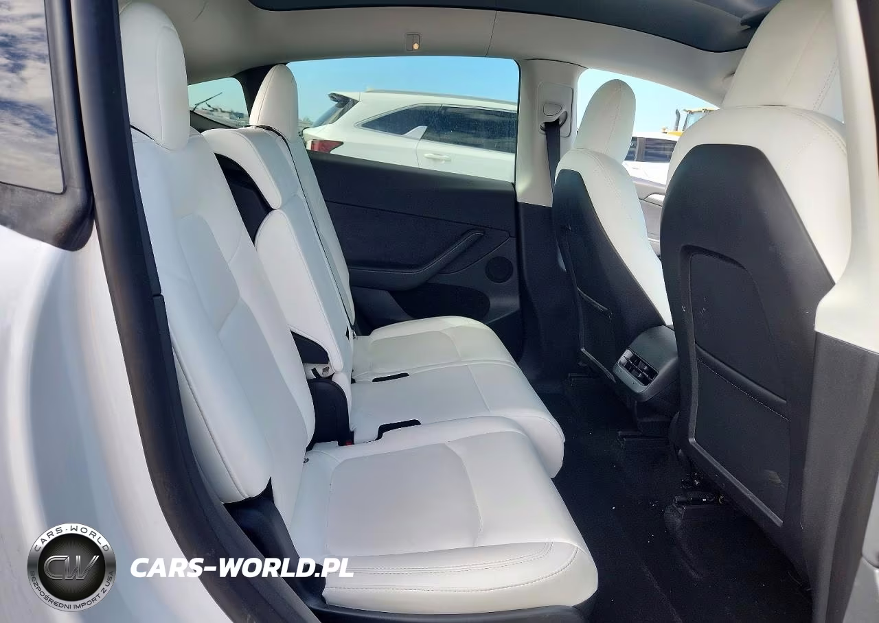 2022 Tesla Model Y VIN:7SAYGAEE3NF574791 - 10