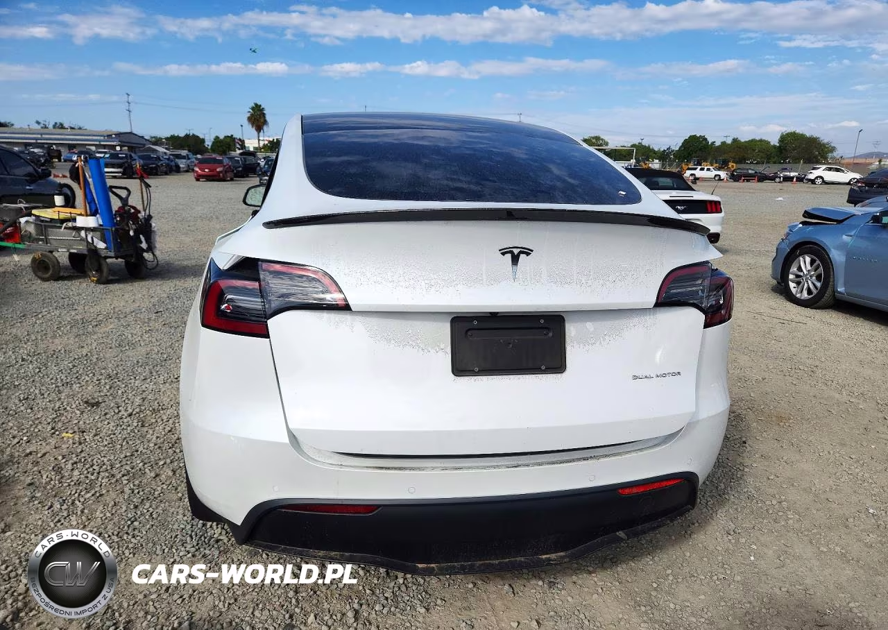 2022 Tesla Model Y VIN:7SAYGAEE3NF574791 - 6