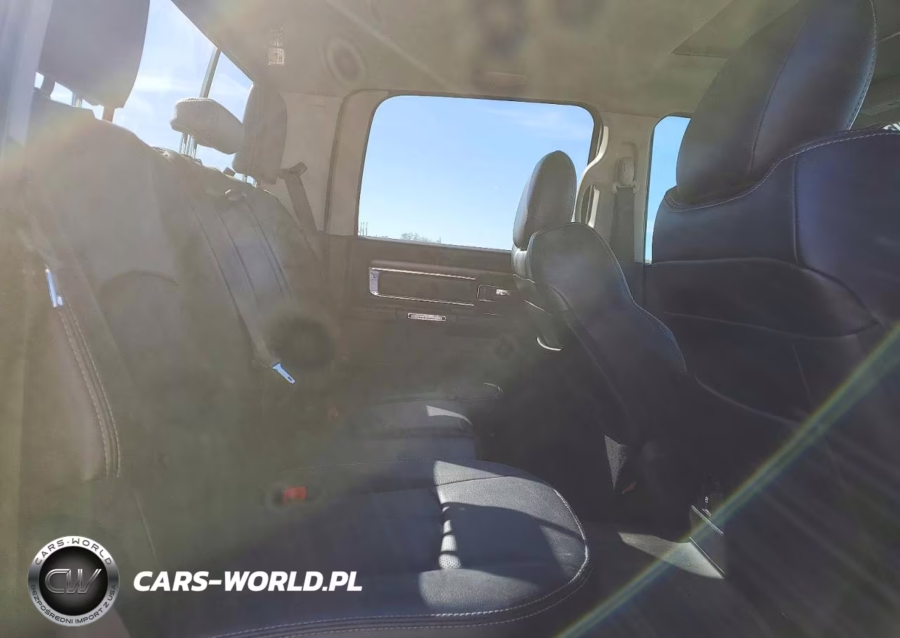 2017 Ram 1500 Laramie VIN:1C6RR7NM1HS880179 - 10