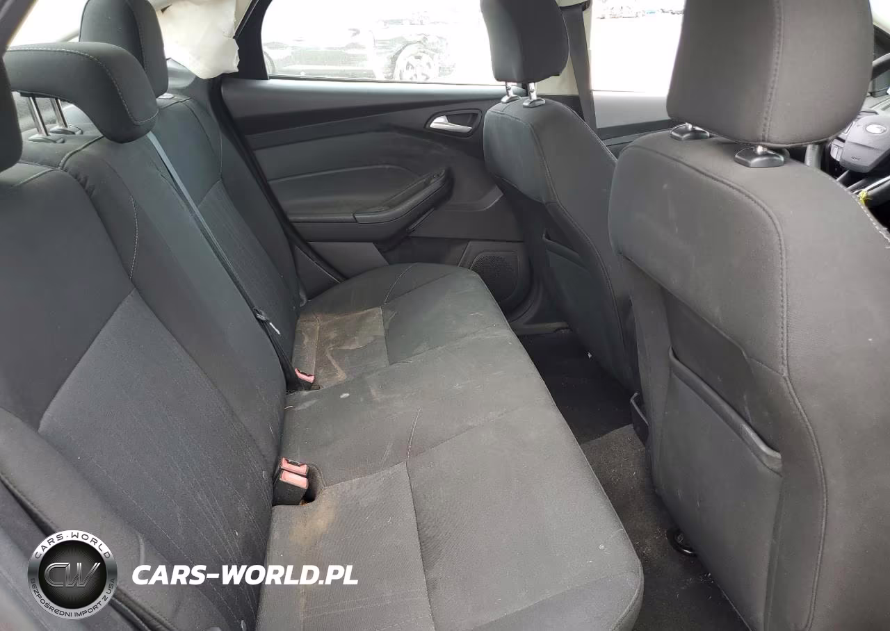2016 Ford Focus Se VIN:1FADP3F28GL212442 - 10