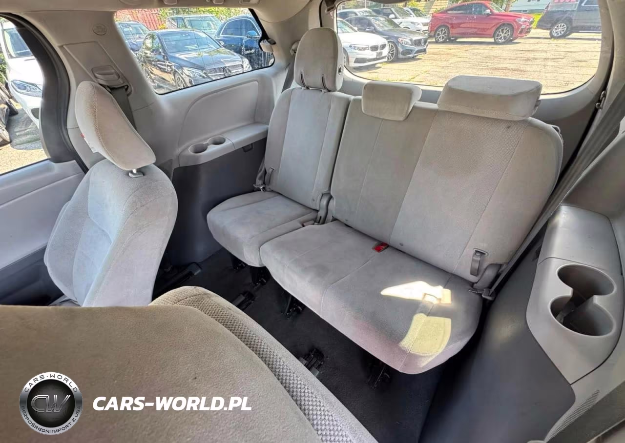 2020 Toyota Sienna L VIN:5TDZZ3DCXLS083327 - 11