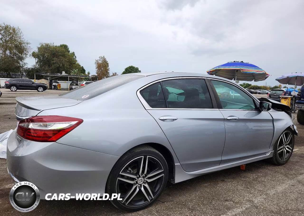 2017 Honda Accord Sport VIN:1HGCR2F50HA151140 - 3