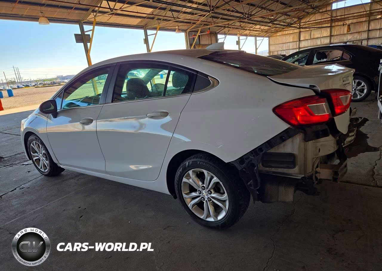 2019 Chevrolet Cruze Lt VIN:1G1BE5SM4K7107112 - 2