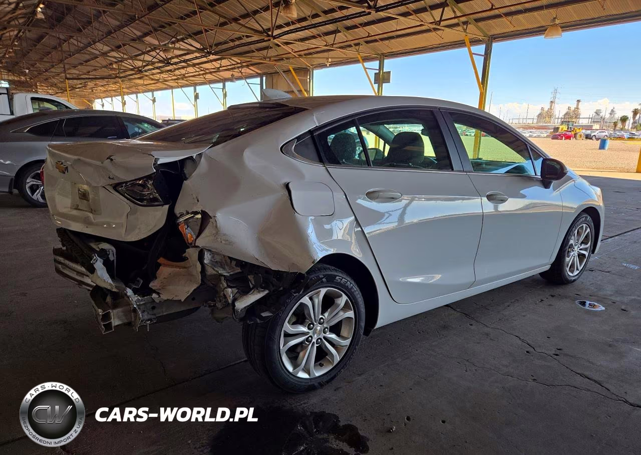 2019 Chevrolet Cruze Lt VIN:1G1BE5SM4K7107112 - 3