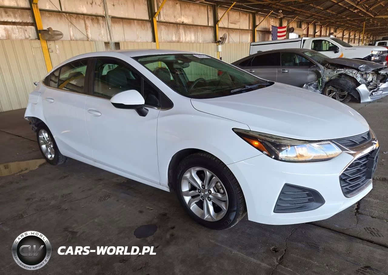 2019 Chevrolet Cruze Lt VIN:1G1BE5SM4K7107112 - 4