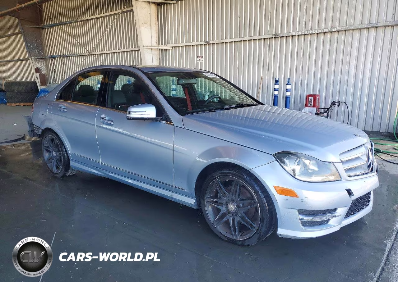 2013 Mercedes-Benz C 250 VIN:WDDGF4HBXDA866837 - 4