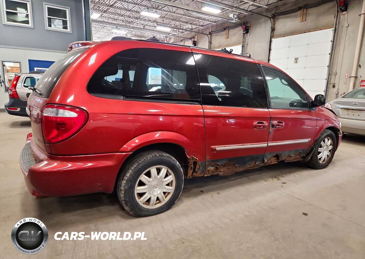 2005 Chrysler Town & Country Touring VIN:2C4GP54L65R551736 - 3