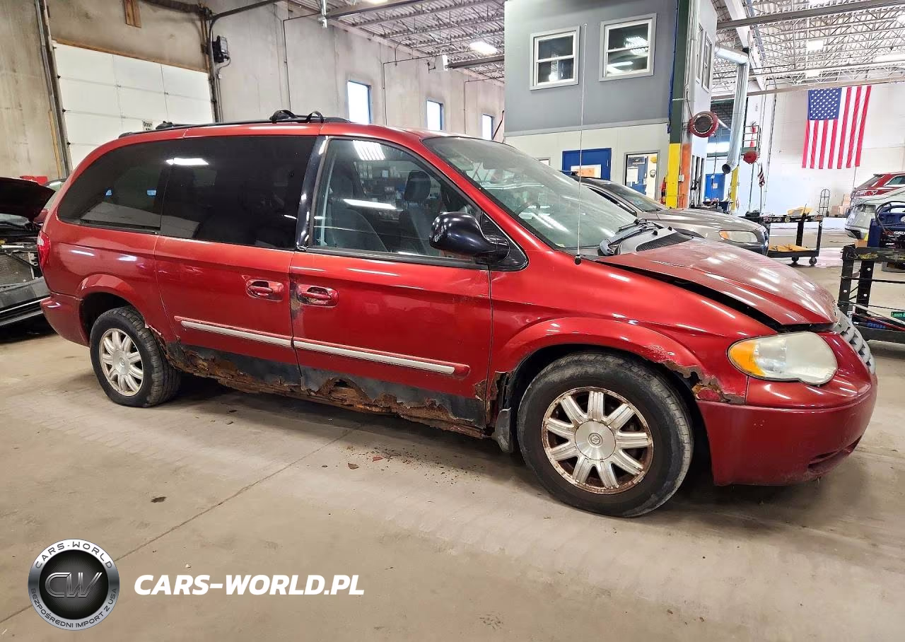 2005 Chrysler Town & Country Touring VIN:2C4GP54L65R551736 - 4