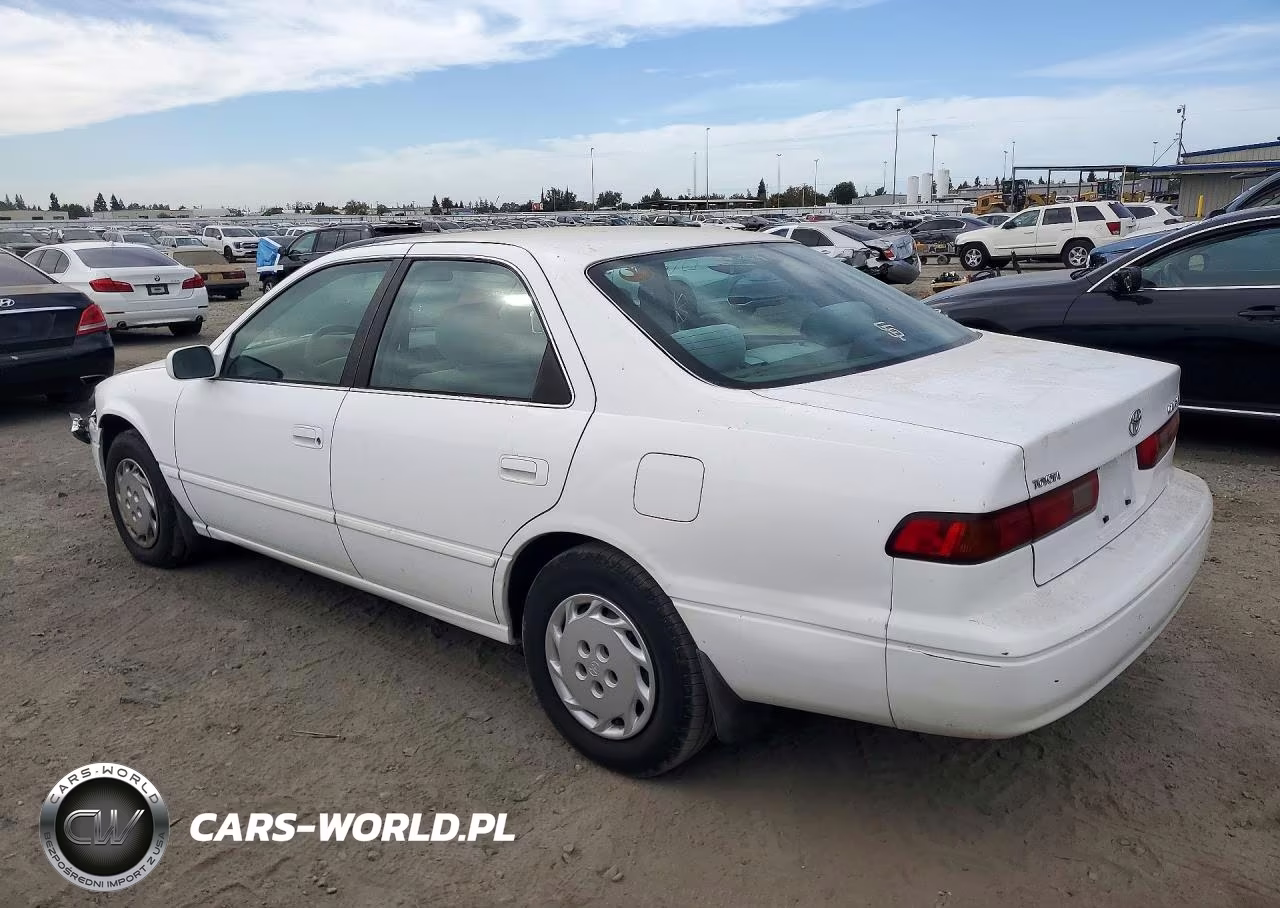 1998 Toyota Camry Le VIN:JT2BG28K2W0216147 - 2