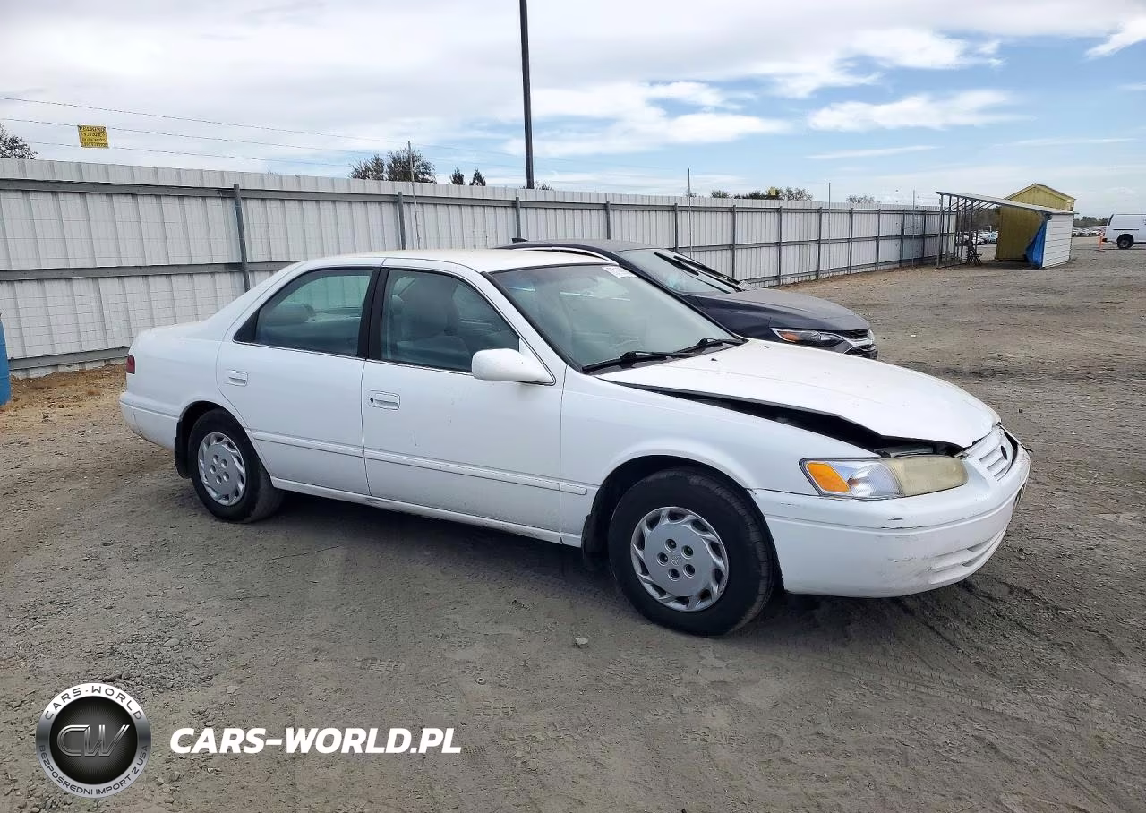 1998 Toyota Camry Le VIN:JT2BG28K2W0216147 - 4