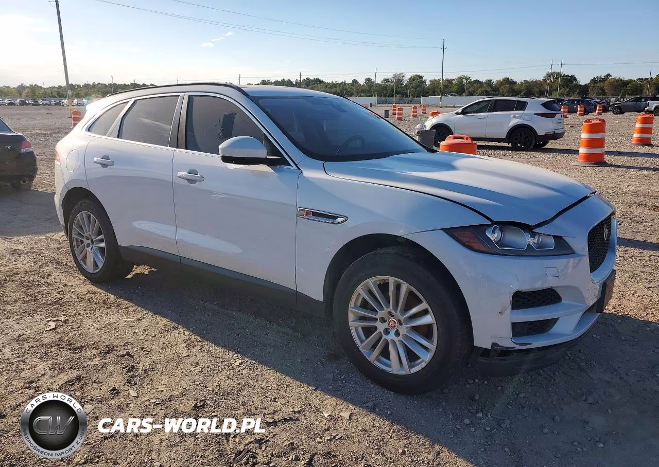 2018 Jaguar F-Pace Prestige VIN:SADCK2FX7JA247135 - 4