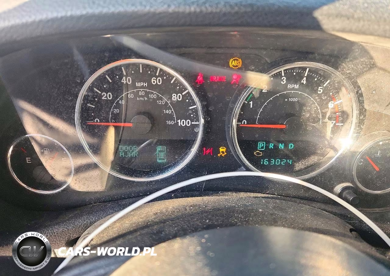 2011 Jeep Wrangler Unlimited Rubicon VIN:1J4HA6H12BL630310 - 9