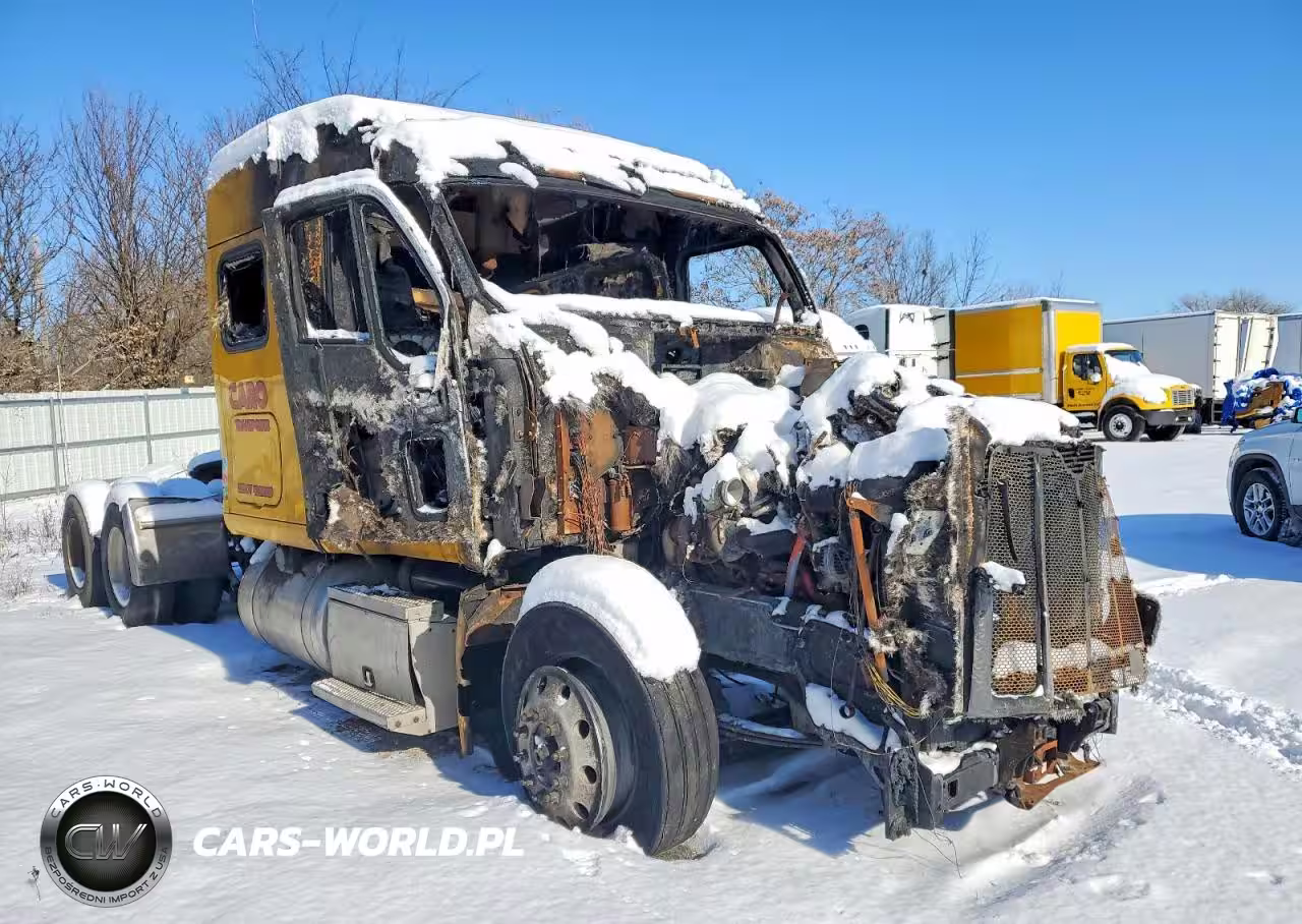 2016 Peterbilt 587 Semi Truck