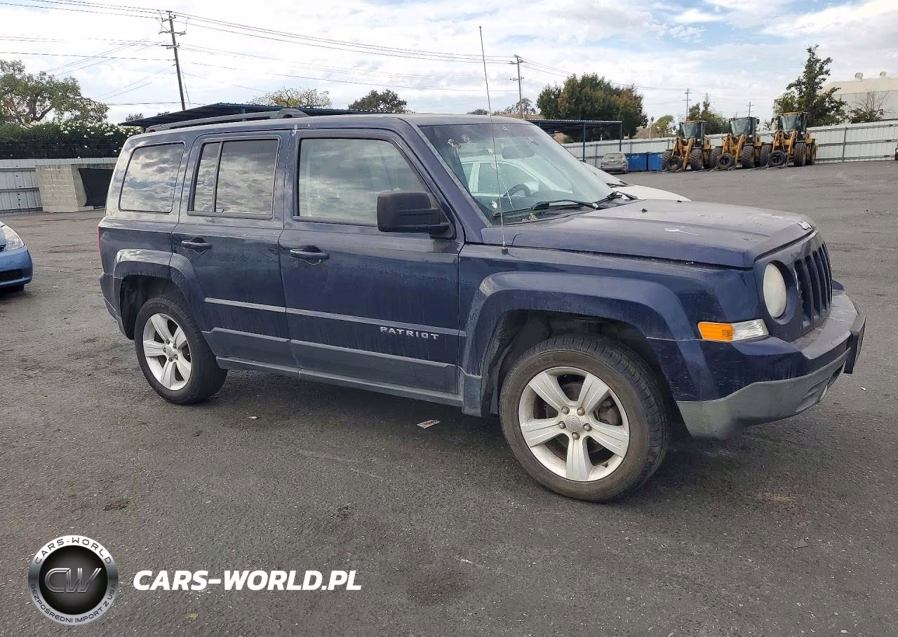 2014 Jeep Patriot Latitude VIN:1C4NJRFBXED898218 - 4