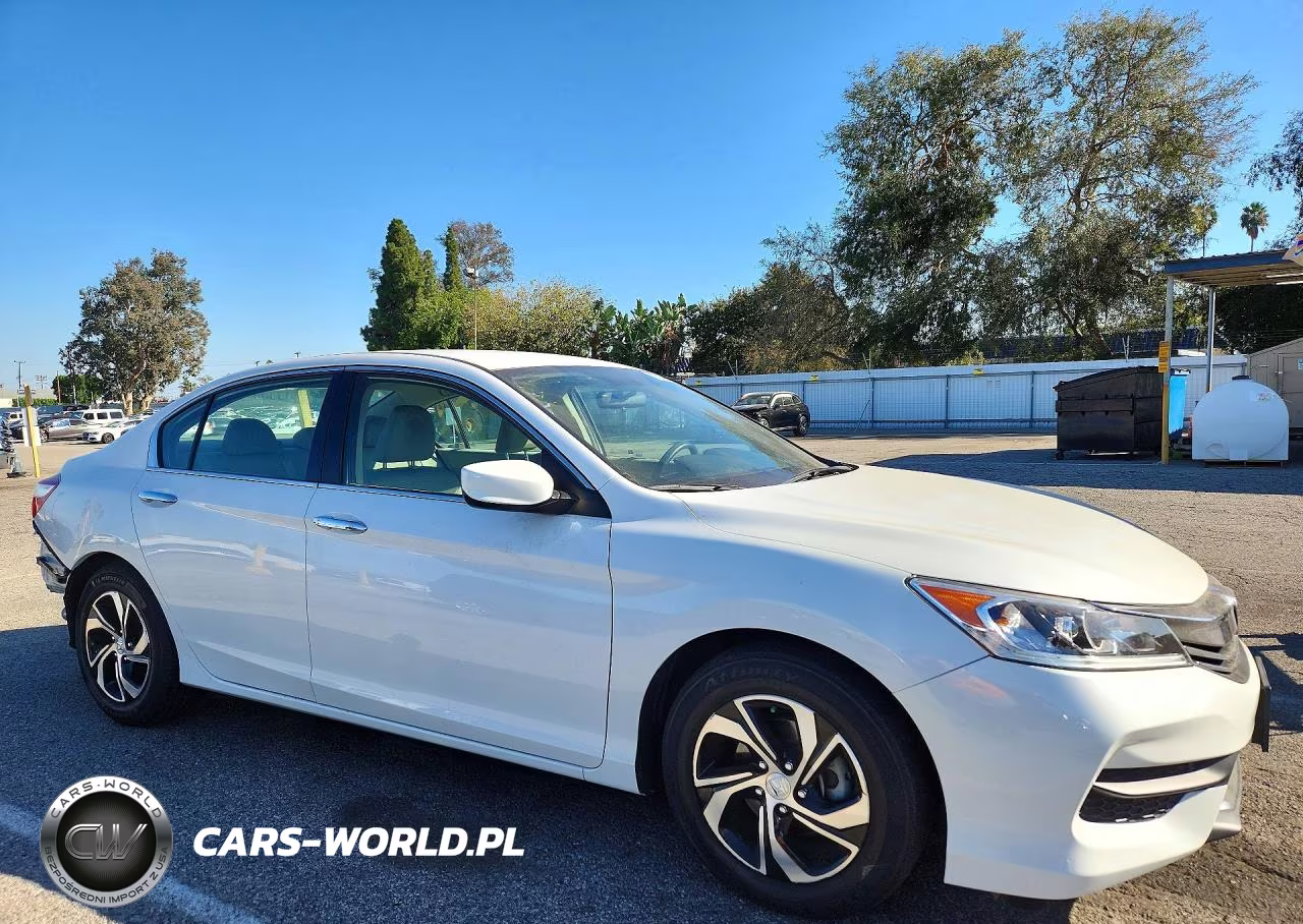 2017 Honda Accord Lx VIN:1HGCR2F33HA197706 - 4
