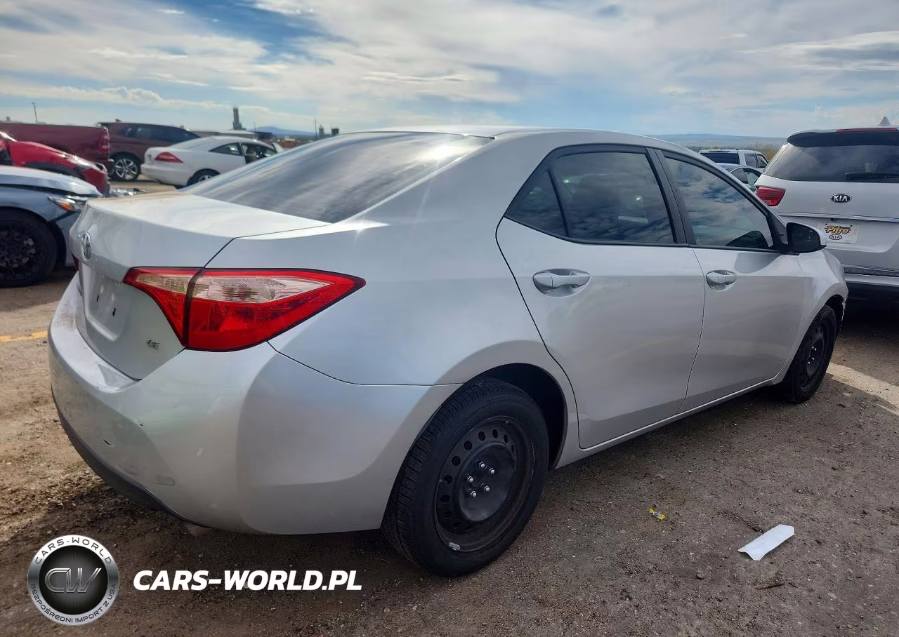 2017 Toyota Corolla Le VIN:5YFBURHE2HP570844 - 3