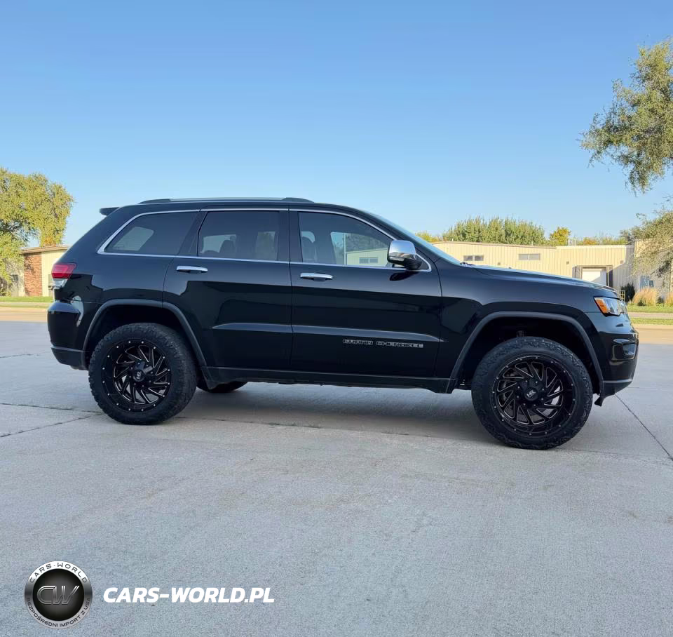 2021 Jeep Grand Cherokee Limited 4X4 VIN:1C4RJFBG0MC843346 - 13